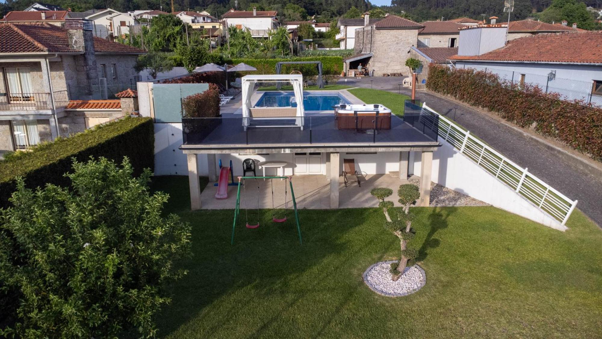 Villa Moura - Pool & Jacuzzi Povoa de Lanhoso Exterior photo